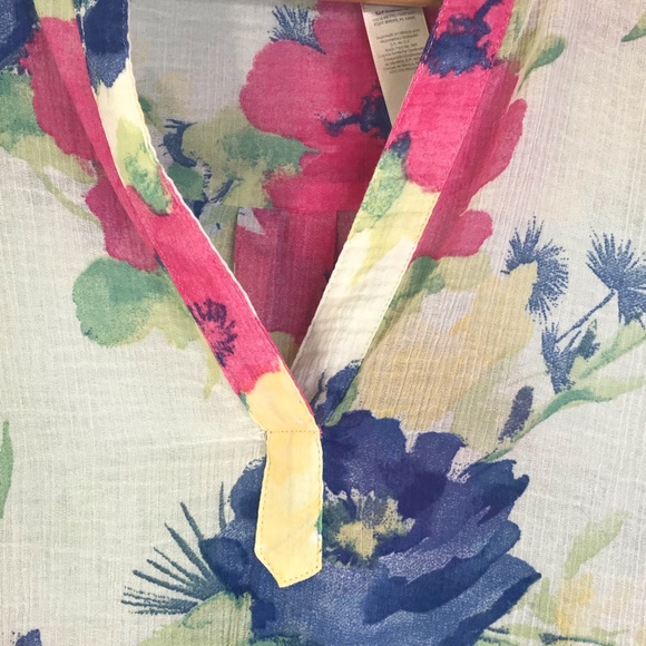 Chico’s Semi Sheer 3/4 Spring Floral Top - Picture 4 of 6